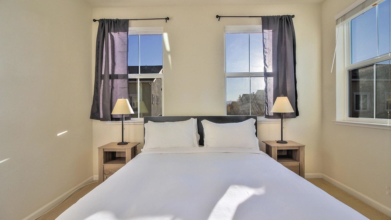 Photo of Bedroom in Newhall