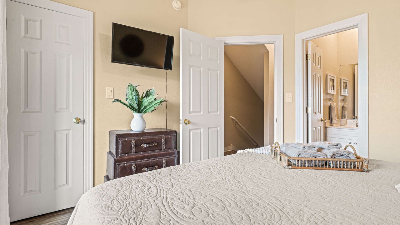 Photo of Bedroom in Bermuda Bay