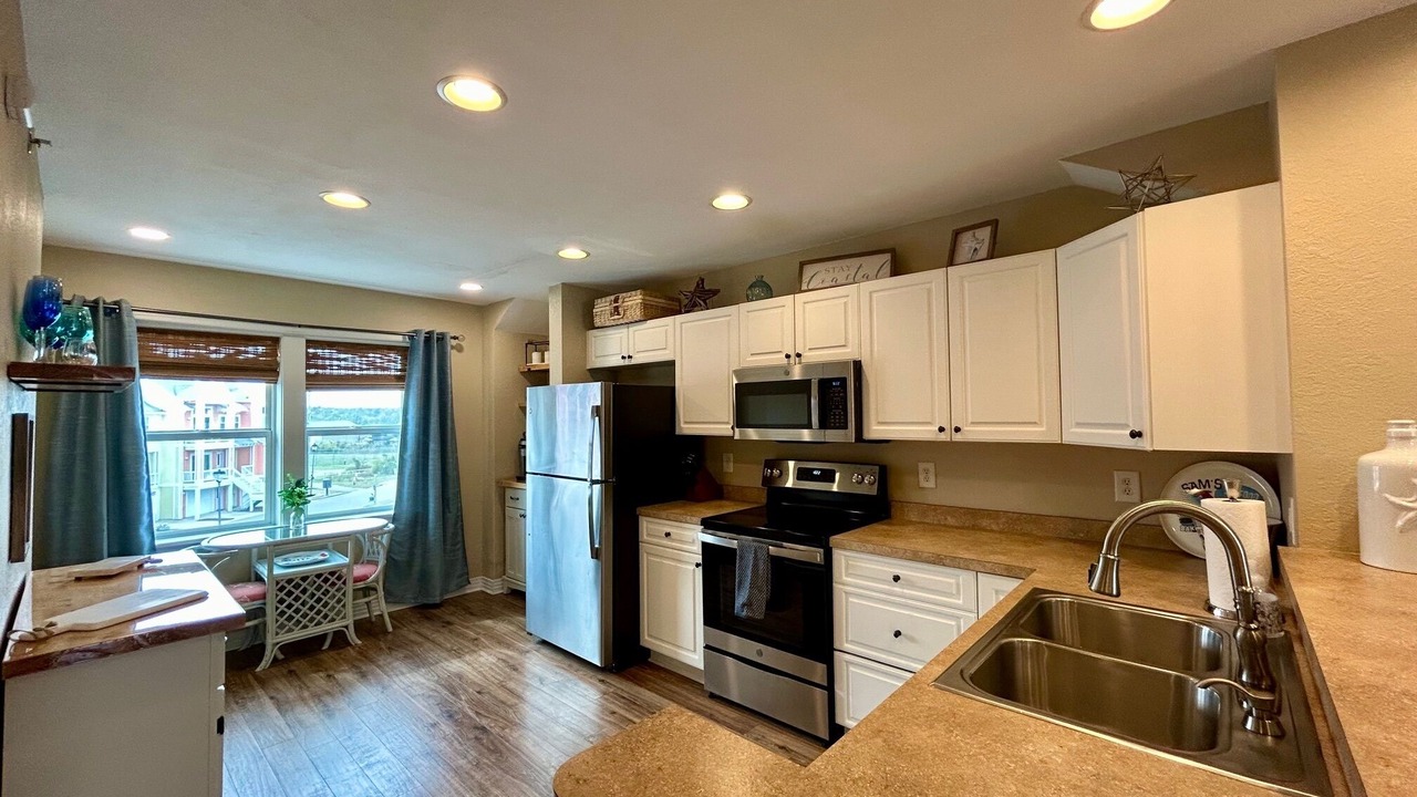 Photo of Kitchen in Bermuda Bay