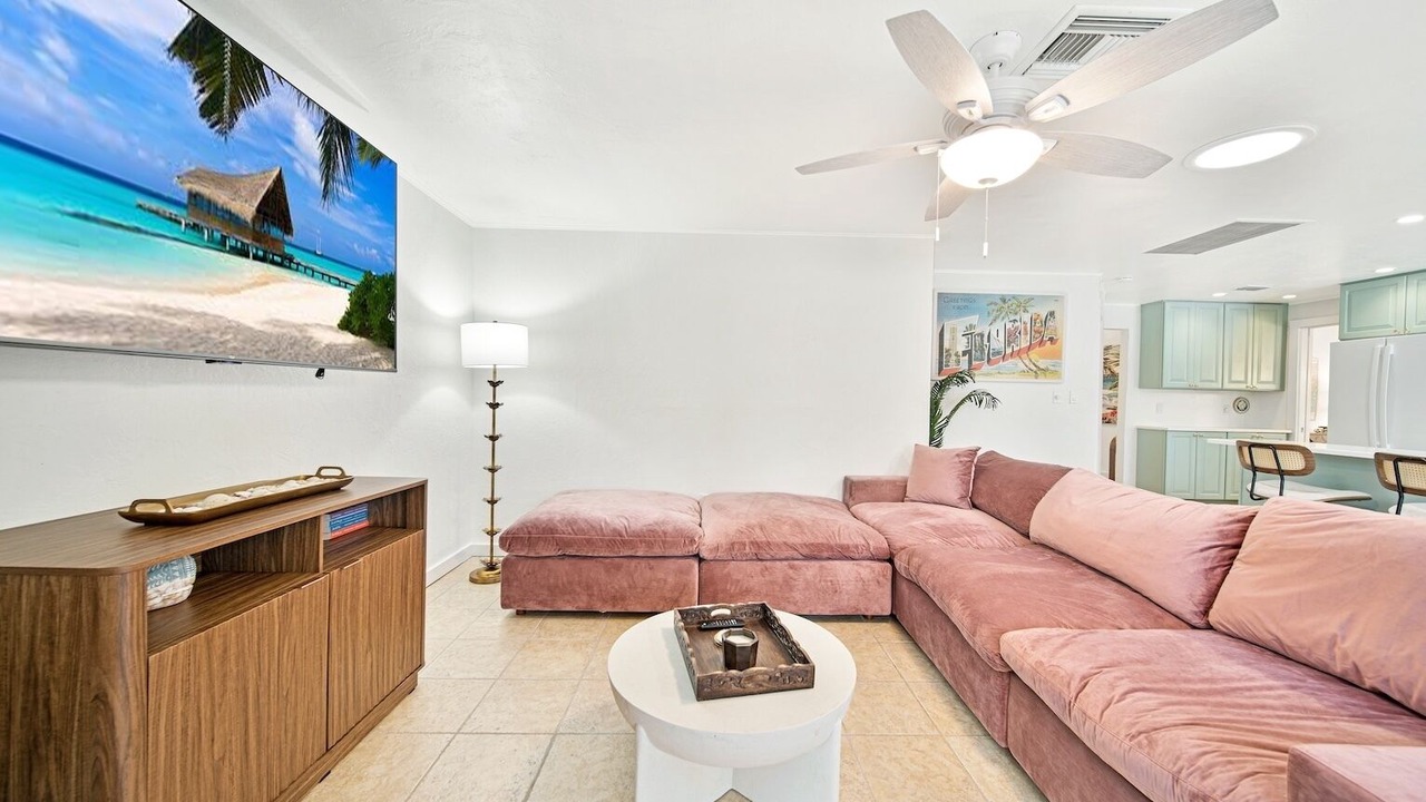 Photo of Livingroom in East Rocks