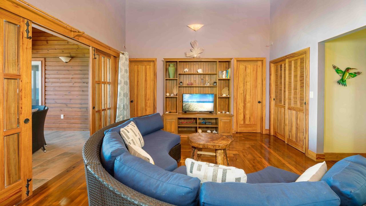 Photo of Livingroom in First Bight