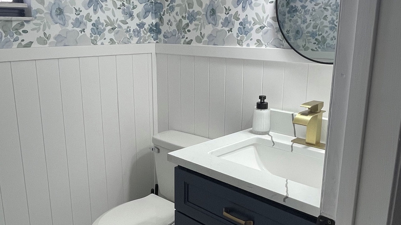 Photo of Bathroom in Weeki Wachee Gardens