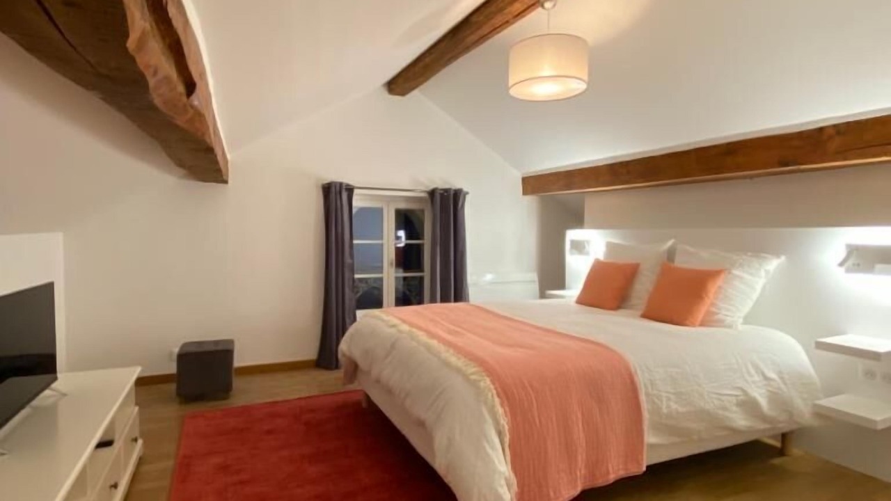 Photo of Bedroom in Crevecœur-en-Brie
