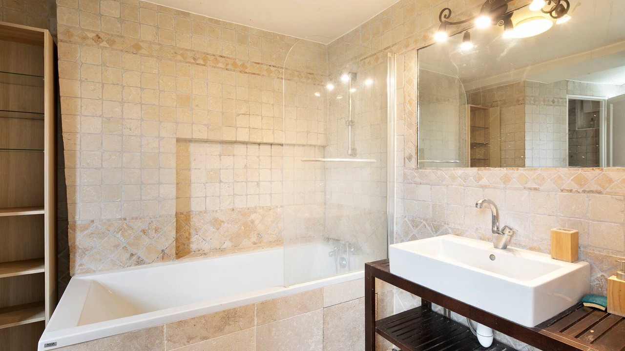 Photo of Bathroom in Marais