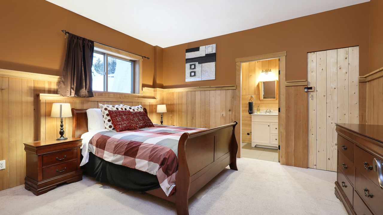 Photo of Bedroom in Courtenay