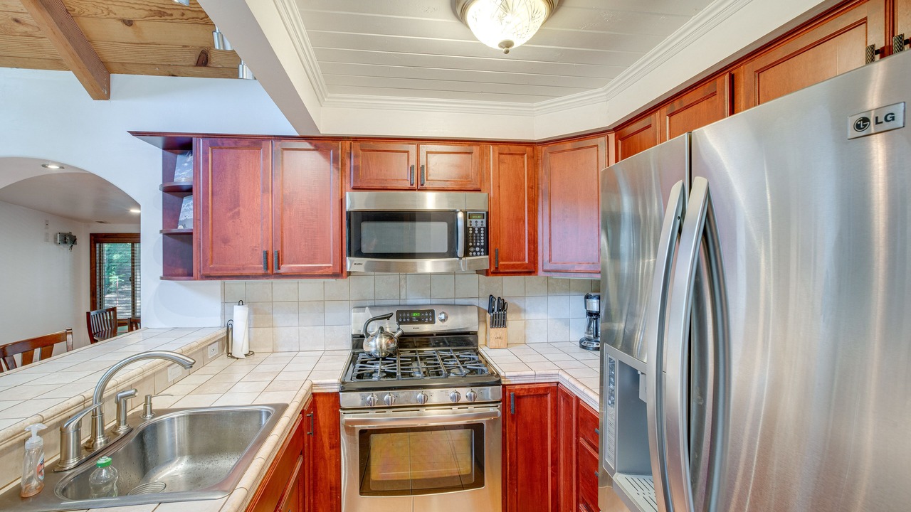Photo of Kitchen in North Upper Truckee