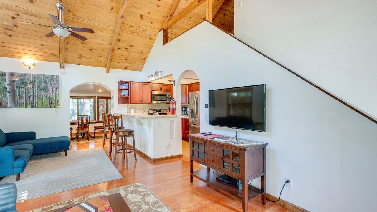 Photo of Livingroom in North Upper Truckee