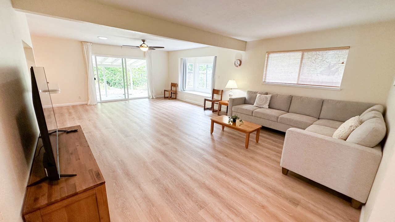 Photo of Livingroom in Central Davis