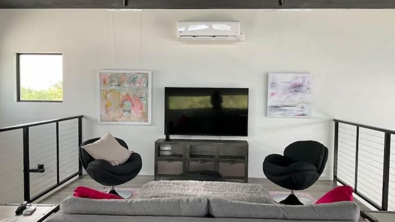 Photo of Livingroom in Bodden Town
