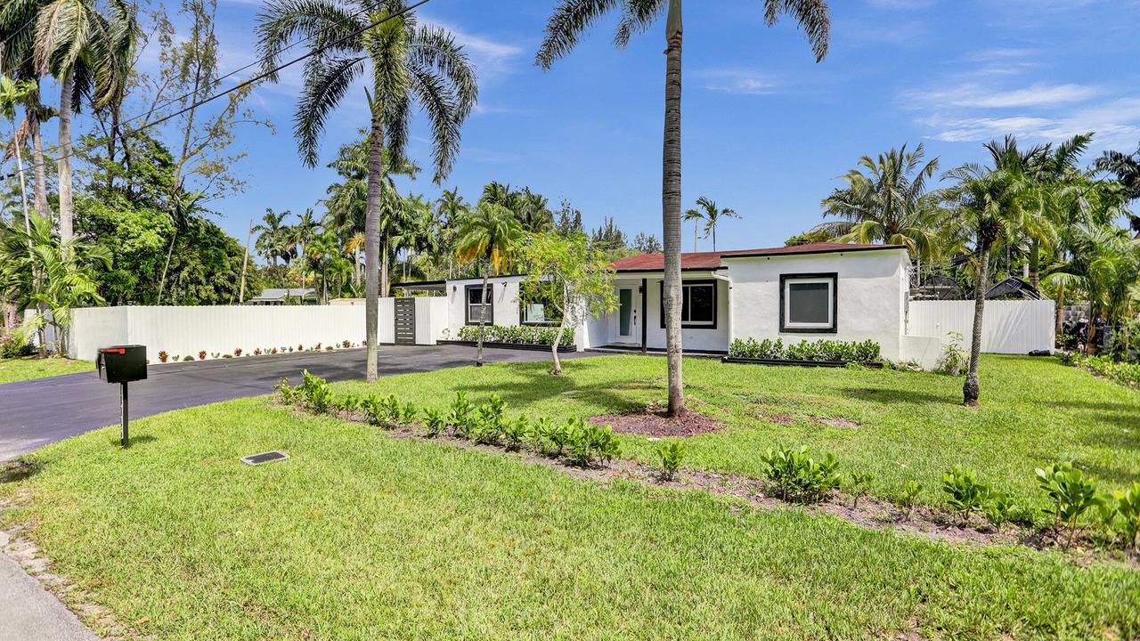Photo of Outdoor in Golden Glades