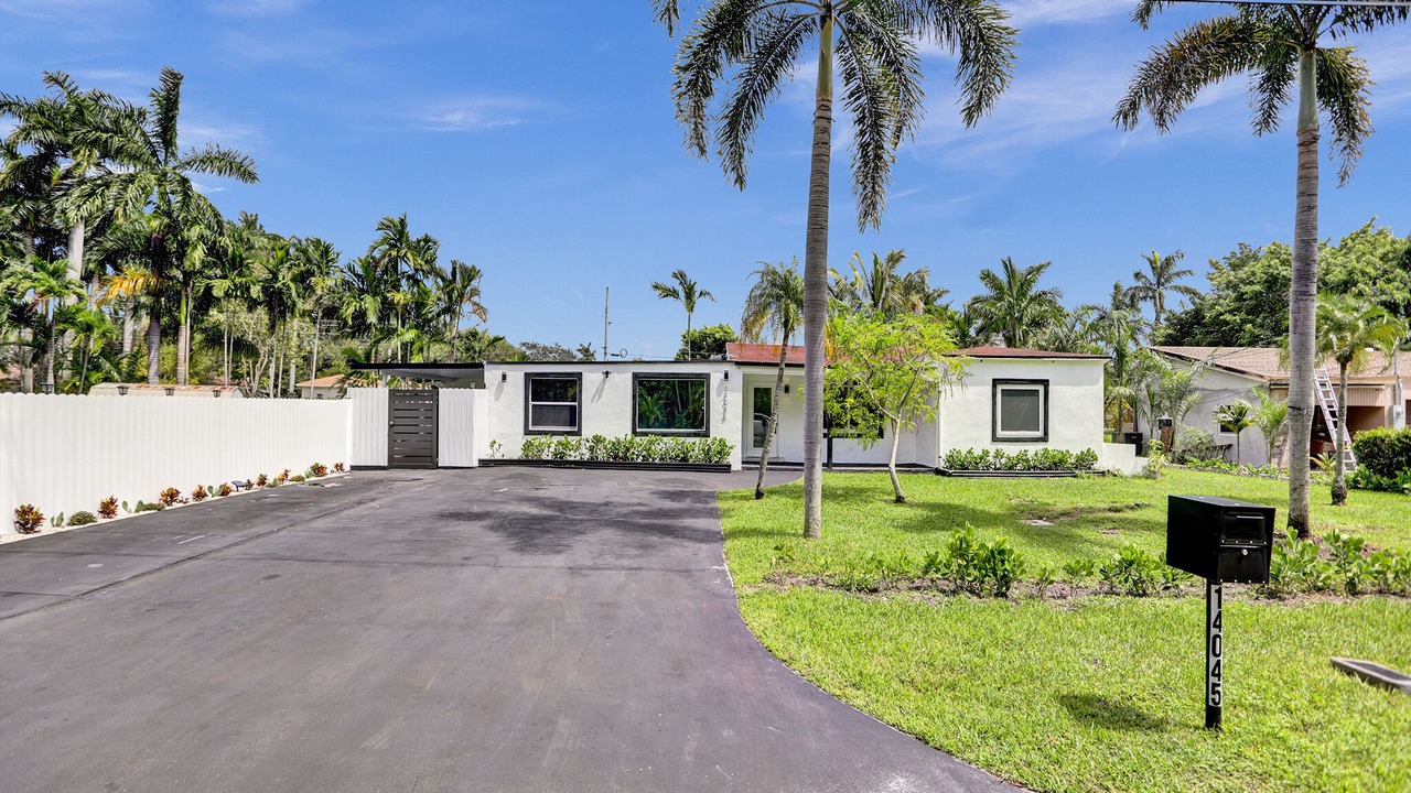 Photo of Outdoor in Golden Glades