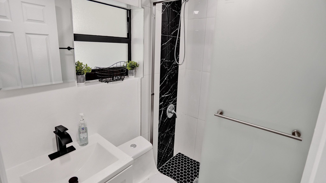 Photo of Bathroom in Golden Glades
