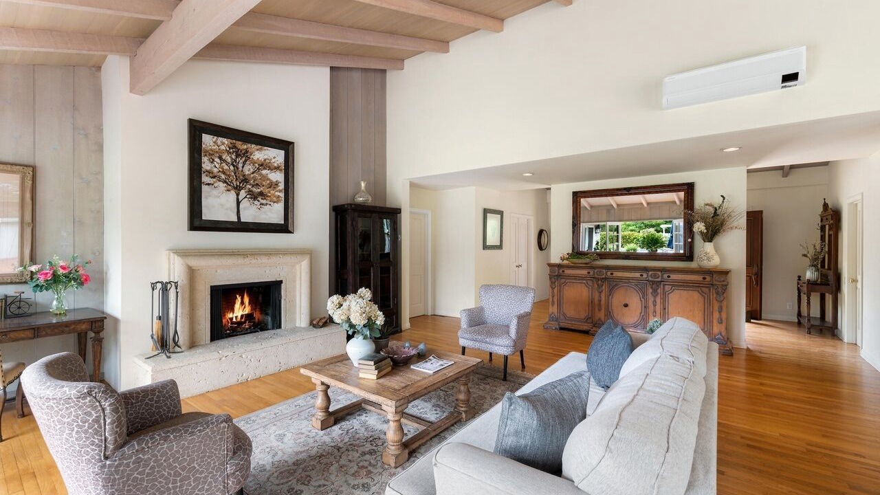 Photo of Livingroom in Hope Ranch