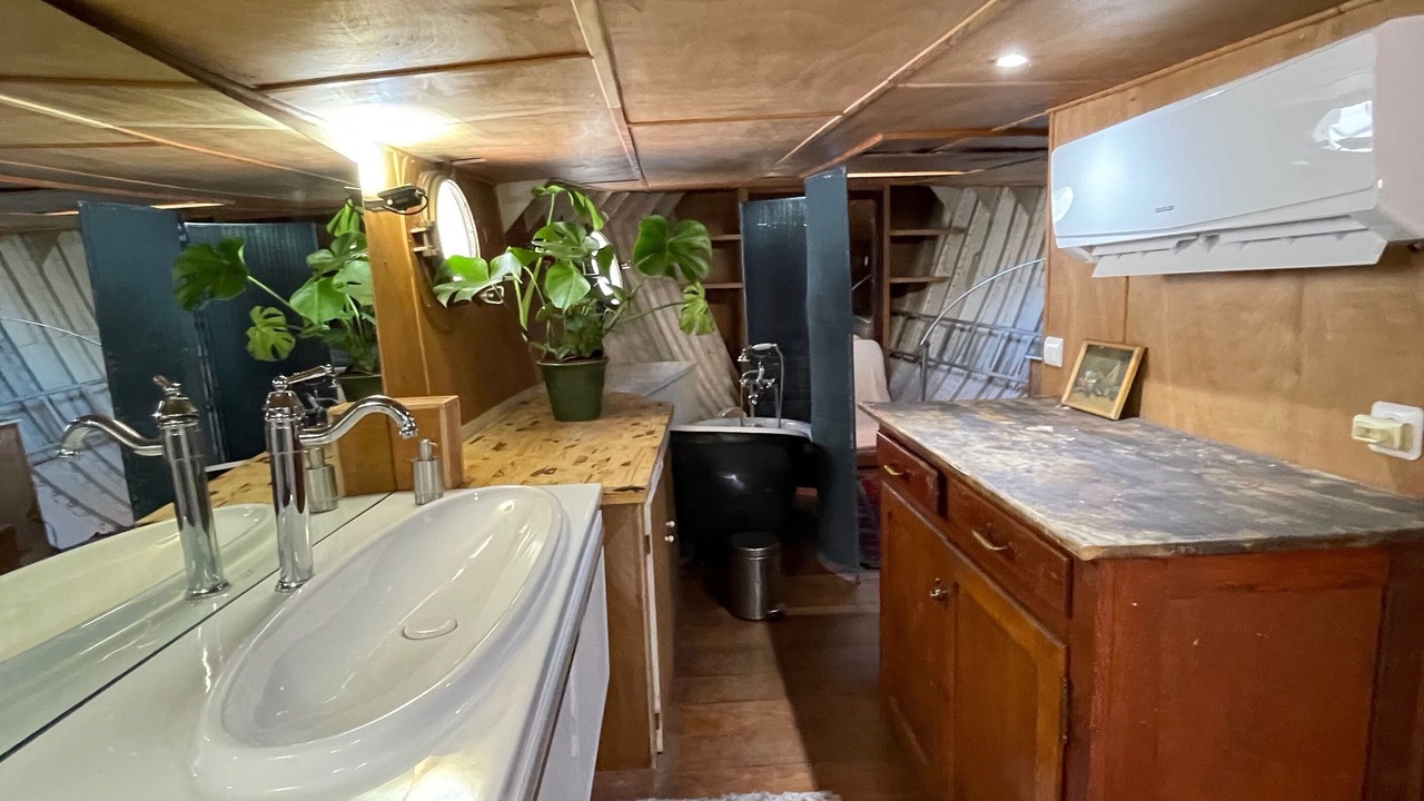 Photo of Bathroom in Asnieres-sur-Seine