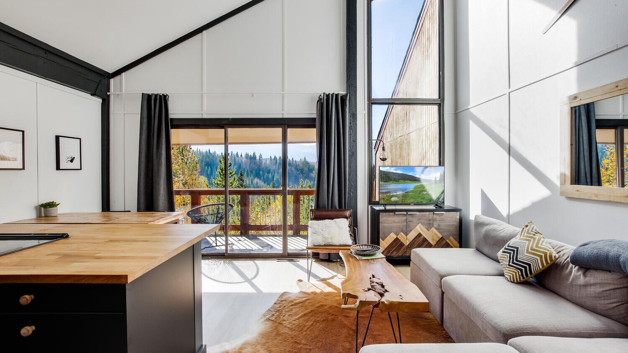Photo of Livingroom in Baldy Mountain