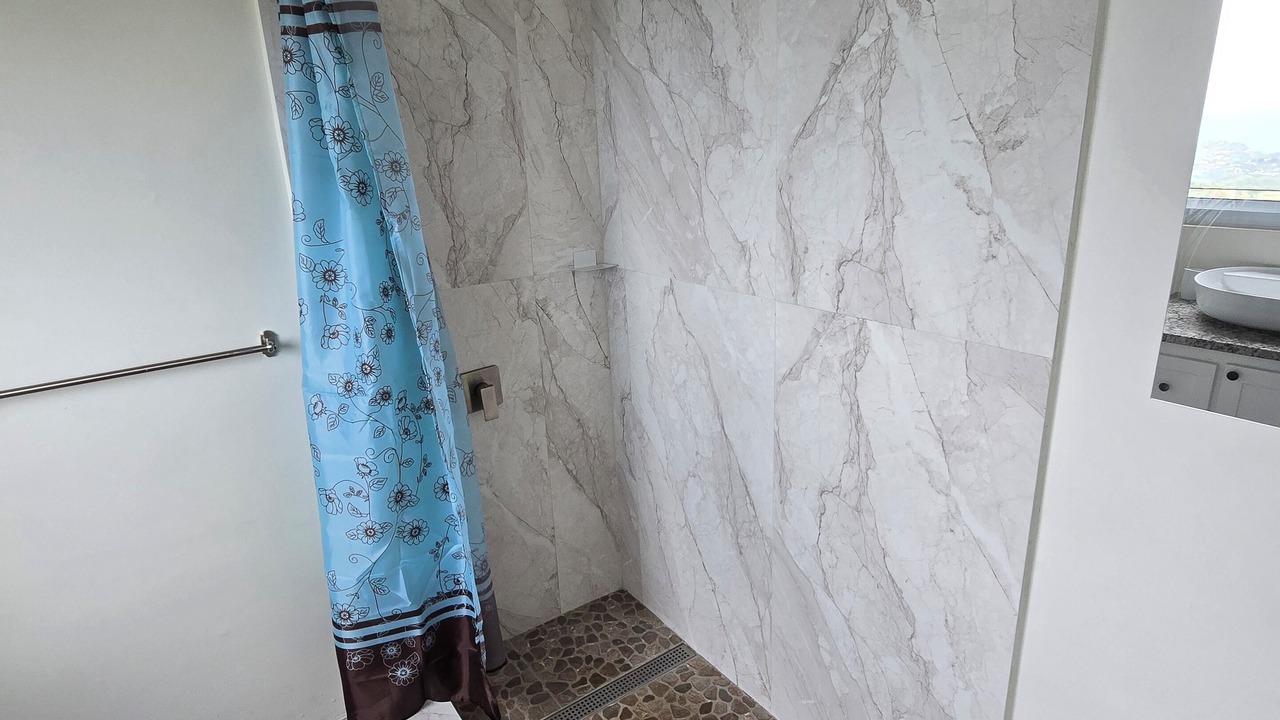 Photo of Bathroom in Colonarie