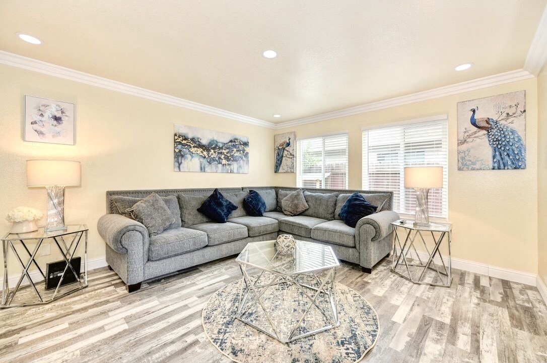 Photo of Livingroom in Southwestern Sacramento