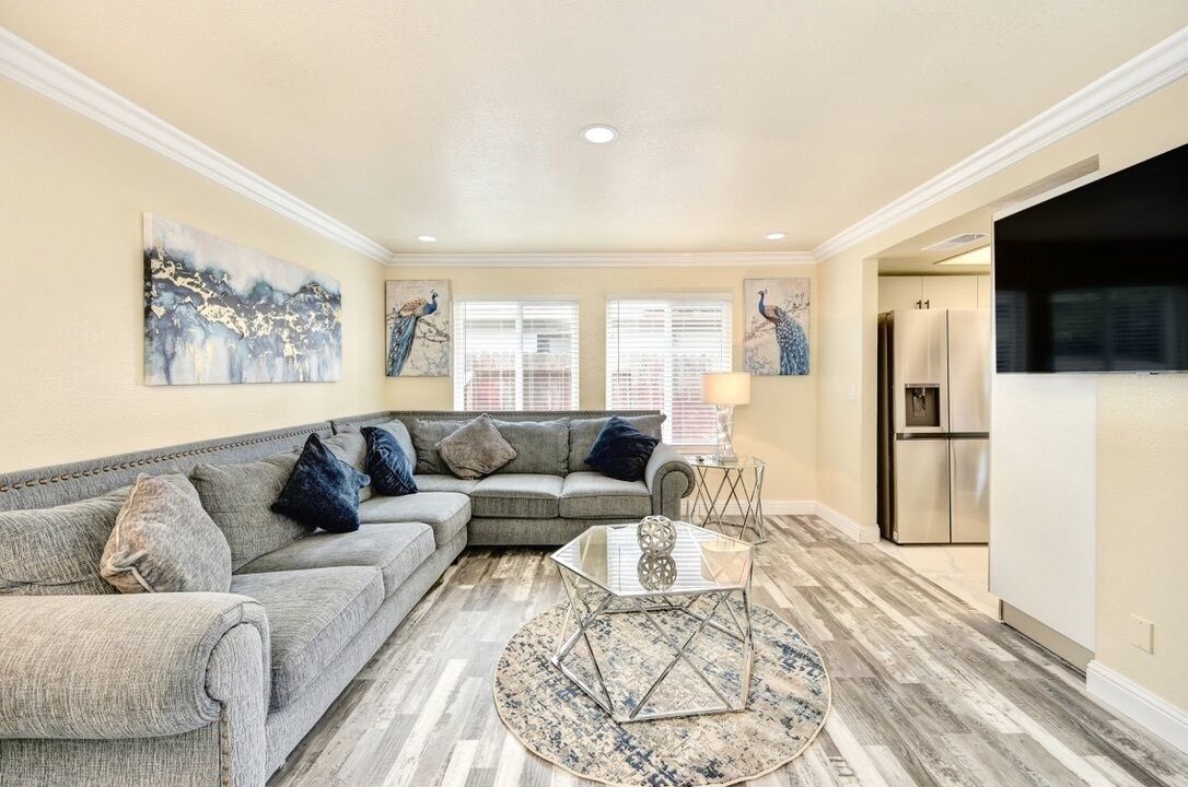 Photo of Livingroom in Southwestern Sacramento