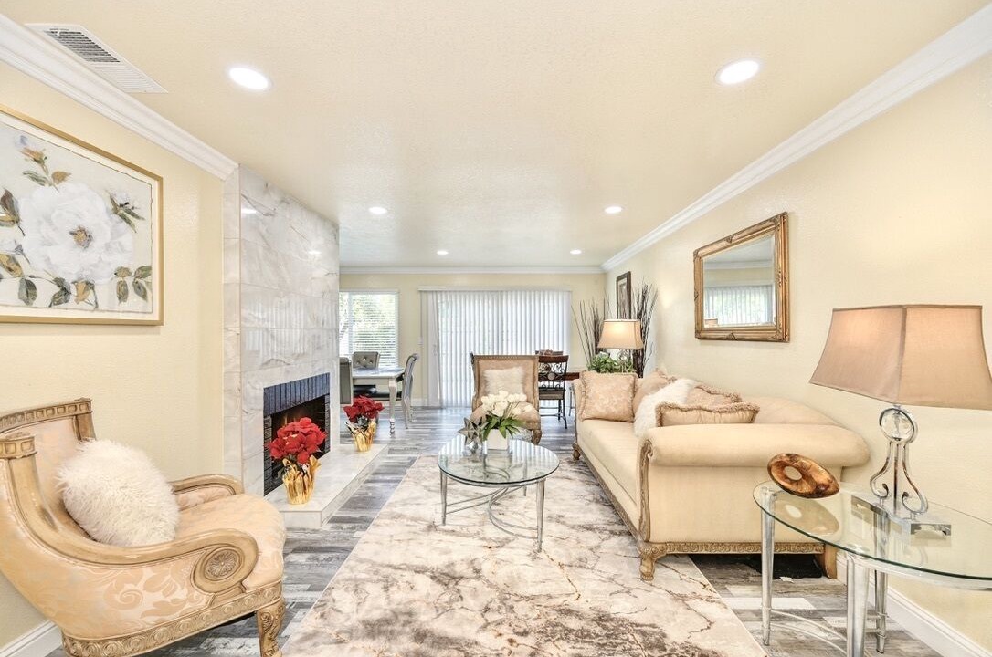 Photo of Livingroom in Southwestern Sacramento
