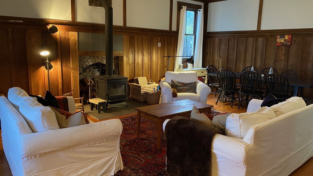 Photo of Bedroom in Mayne Island
