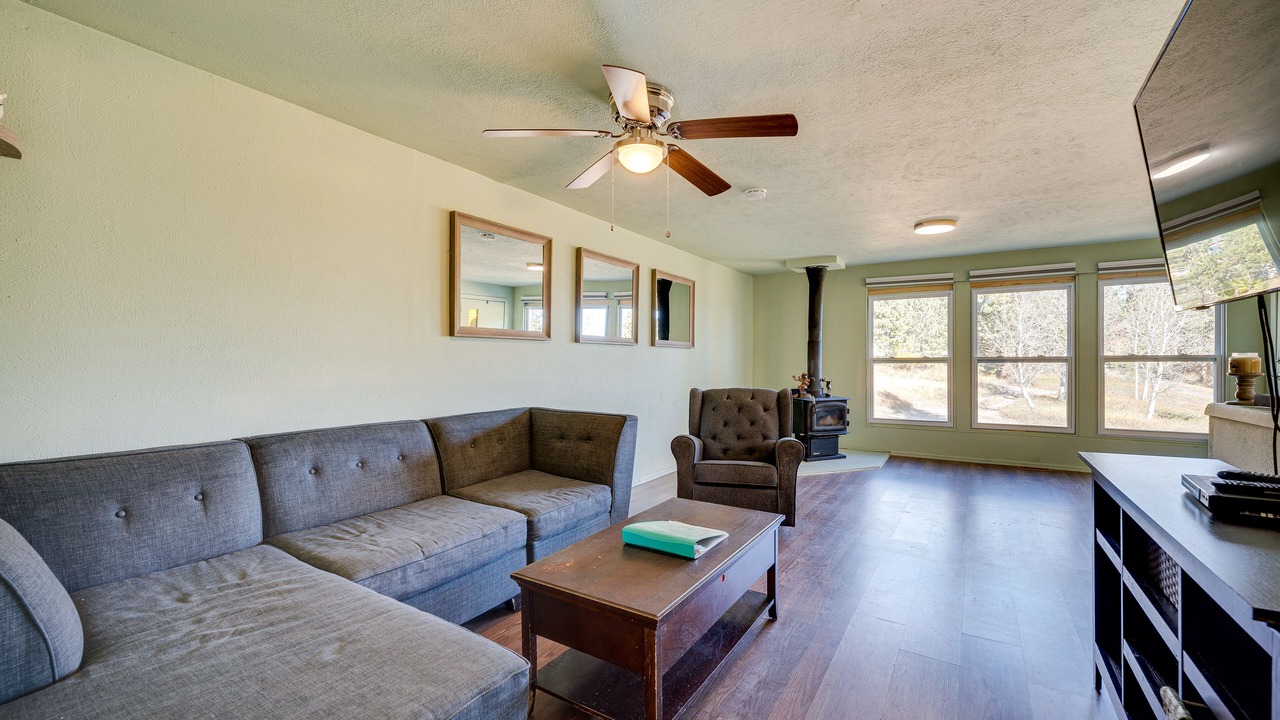 Photo of Bedroom in Coal Creek Canyon