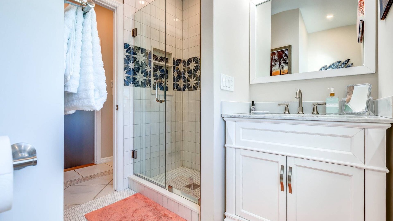 Photo of Bathroom in Sugarloaf Key