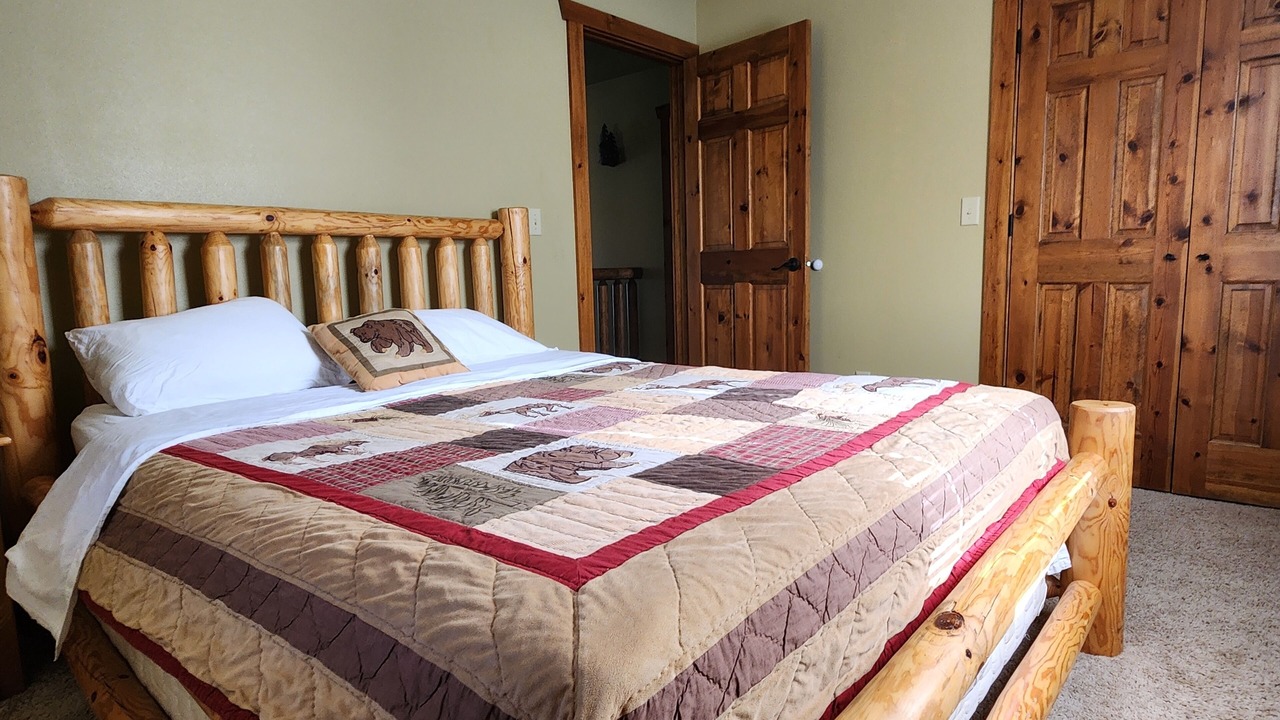 Photo of Bedroom in Eagle River