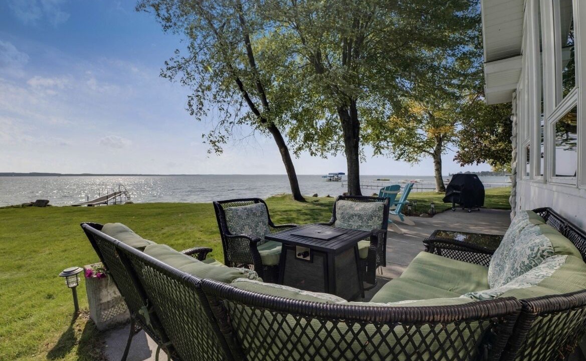 Photo of Patio Balcony in Mullett Lake