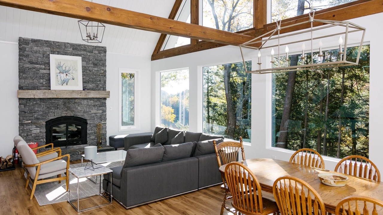 Photo of Livingroom in Dysart et al