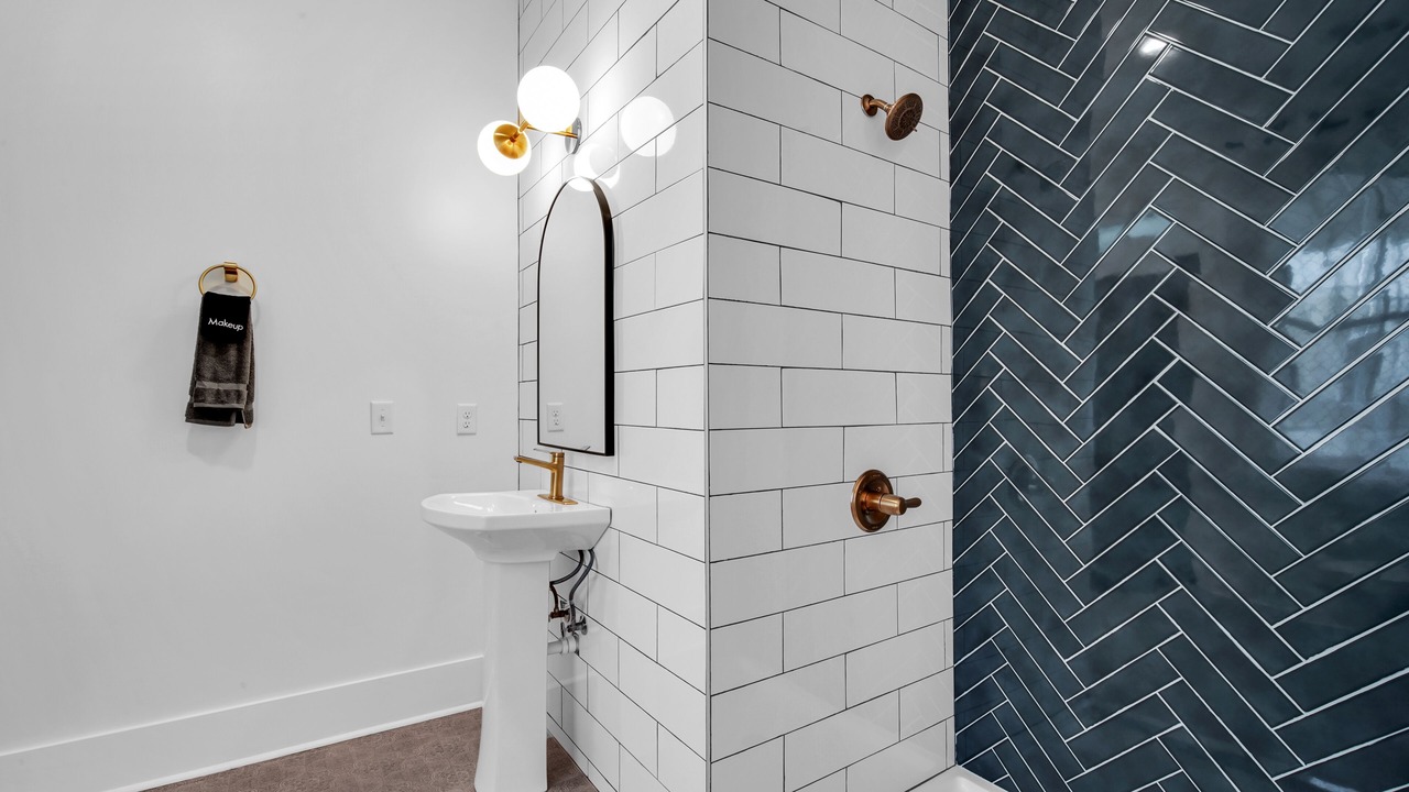 Photo of Bathroom in Metropolitan