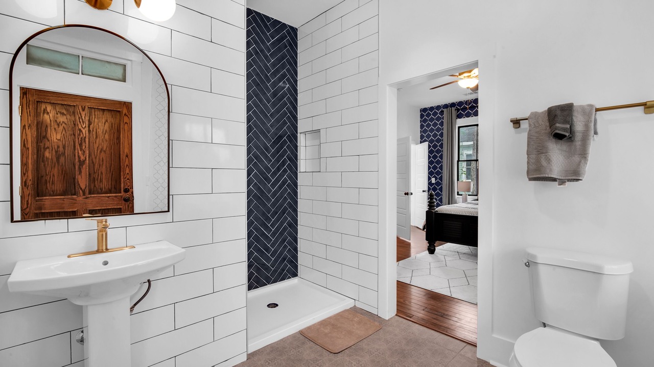 Photo of Bathroom in Metropolitan