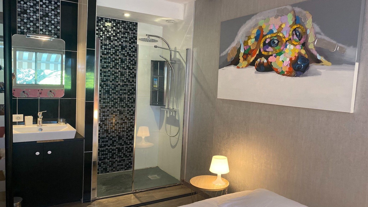 Photo of Bathroom in Nalliers