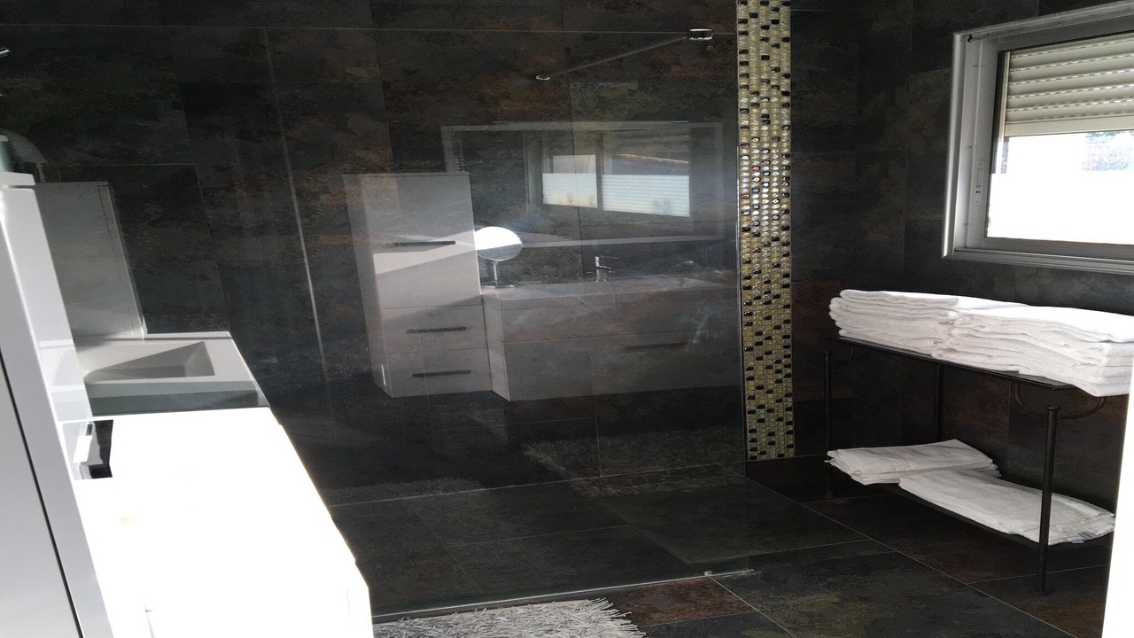 Photo of Bathroom in Nalliers