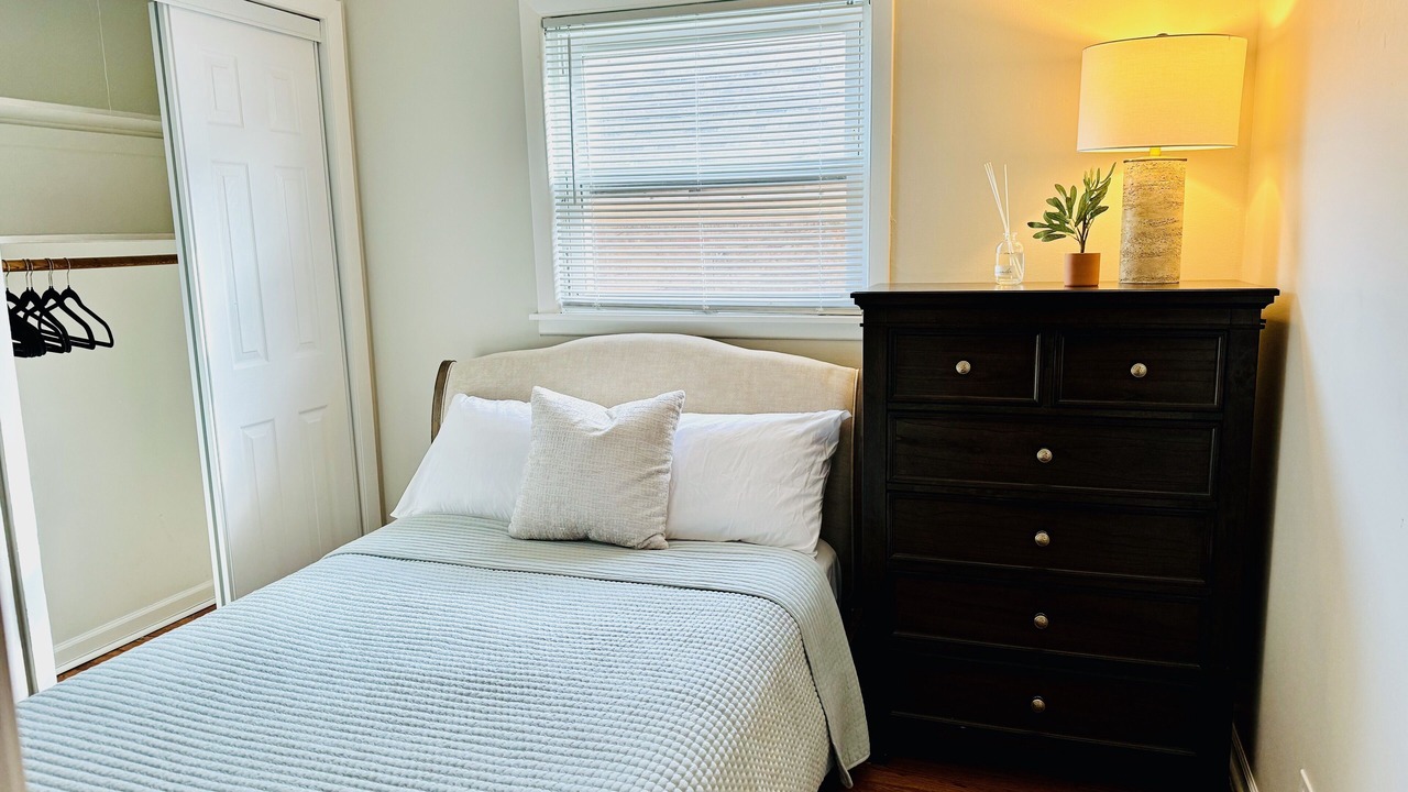 Photo of Bedroom in Forest Park