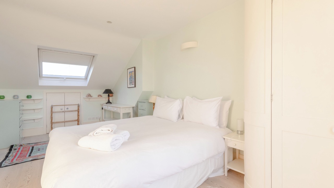 Photo of Bedroom in Ravenscourt Park