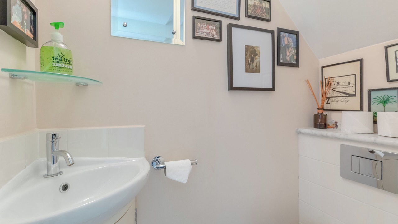 Photo of Bathroom in Ravenscourt Park