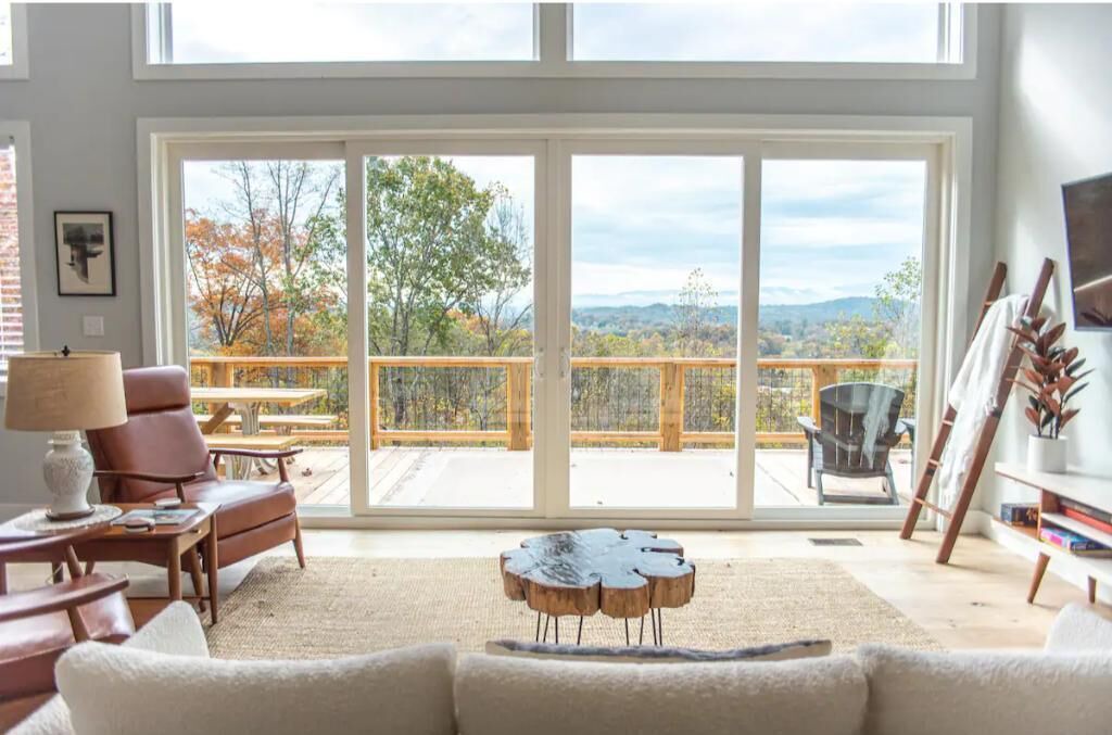 Photo of Livingroom in Woodfin