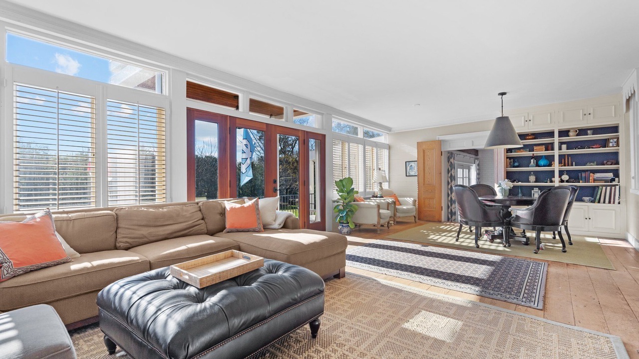 Photo of Livingroom in Chapel Hill