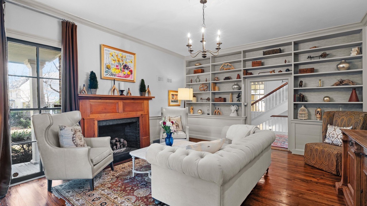 Photo of Livingroom in Chapel Hill