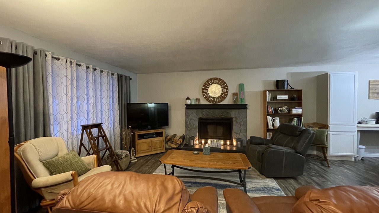 Photo of Livingroom in Eagle River
