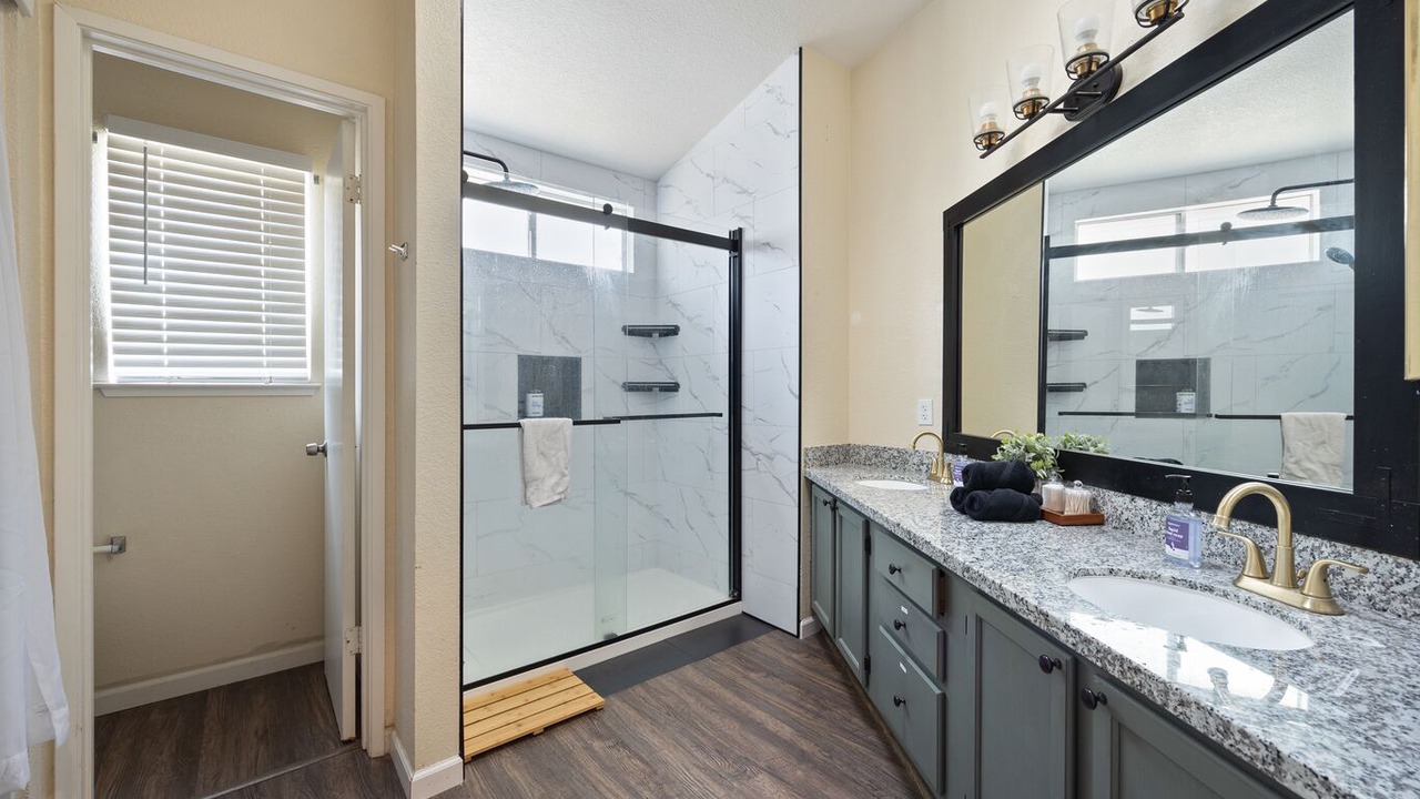 Photo of Bathroom in Southwestern Sacramento