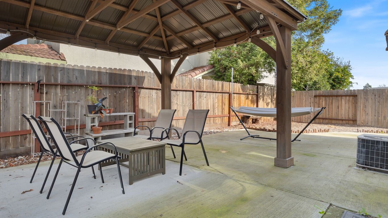 Photo of Patio Balcony in Southwestern Sacramento