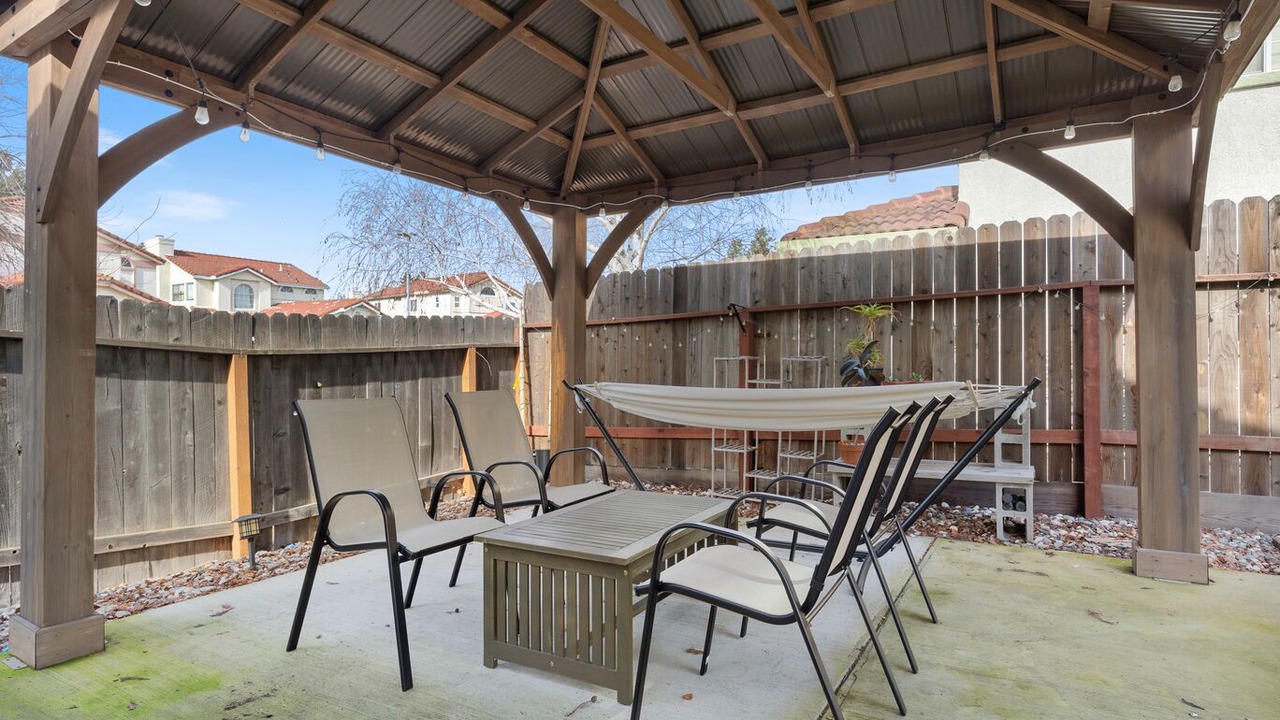 Photo of Patio Balcony in Southwestern Sacramento