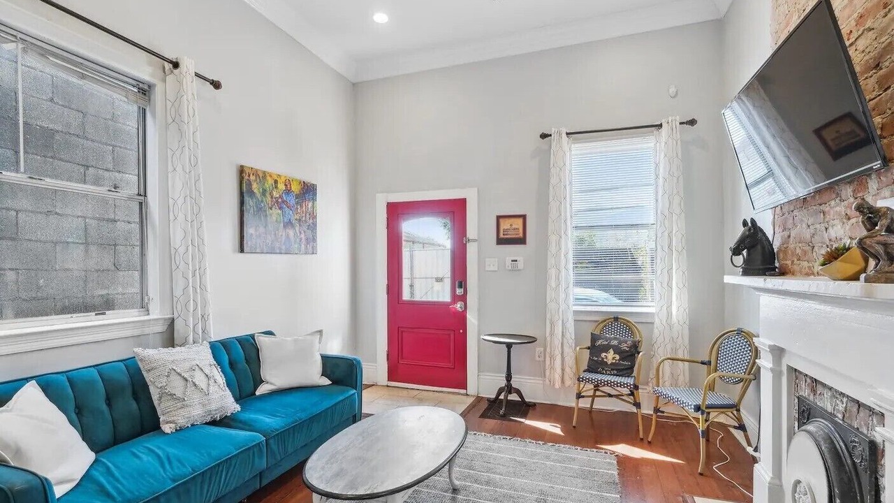 Photo of Livingroom in French Quarter