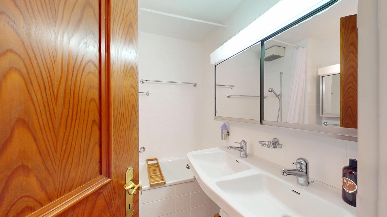 Photo of Bathroom in Samedan