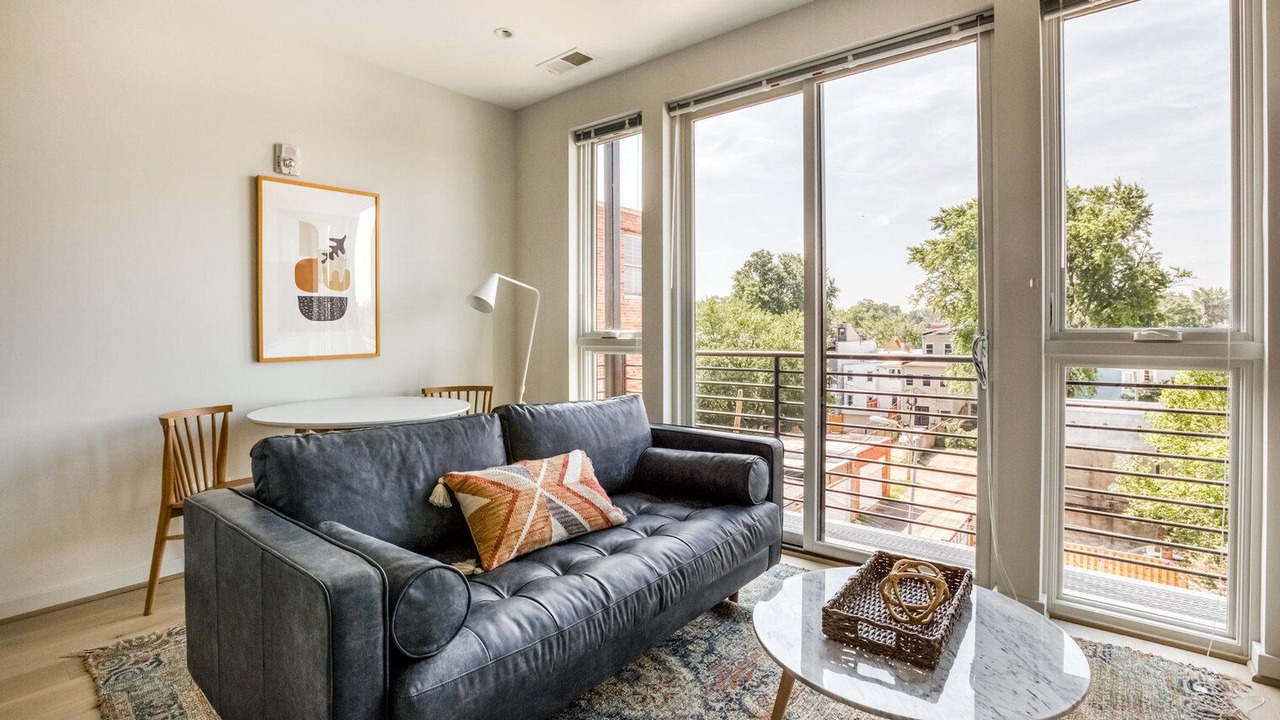 Photo of Livingroom in H Street Corridor