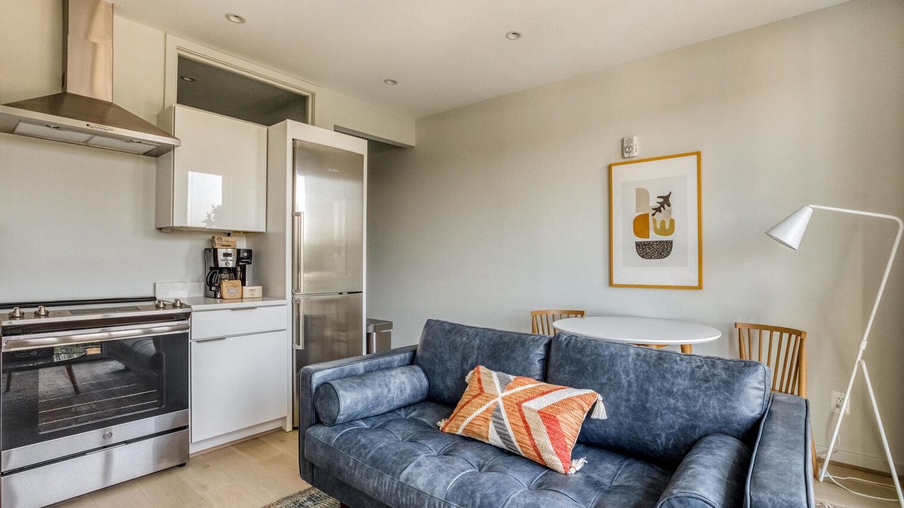 Photo of Livingroom in H Street Corridor