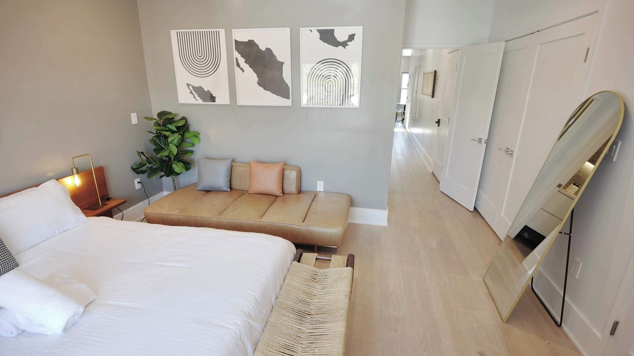 Photo of Bedroom in Logan Circle