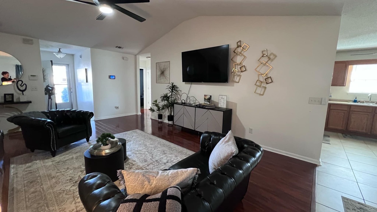 Photo of Livingroom in Port Wentworth