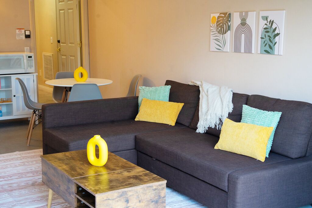 Photo of Livingroom in East Grove